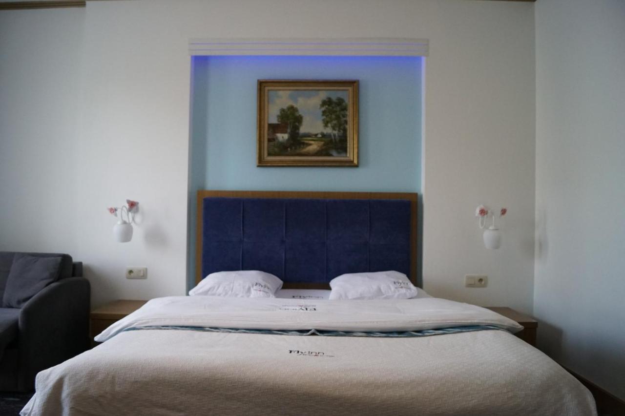 Fly Inn Hotel Lounge Machelen Экстерьер фото